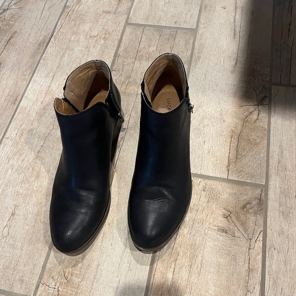 Black Ankle Boots with Leather Material and Rounded Toe